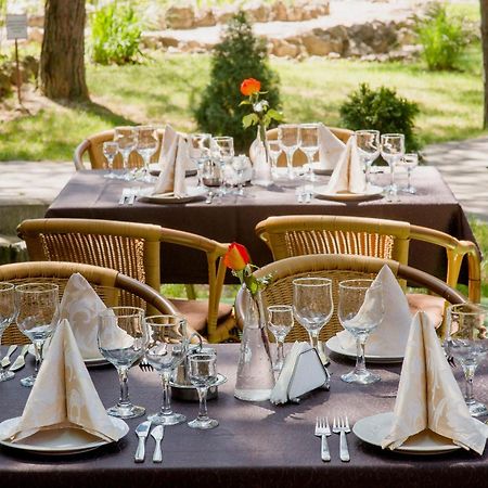 Zolota Gora Hotel-Rancho Oezjhorod Buitenkant foto