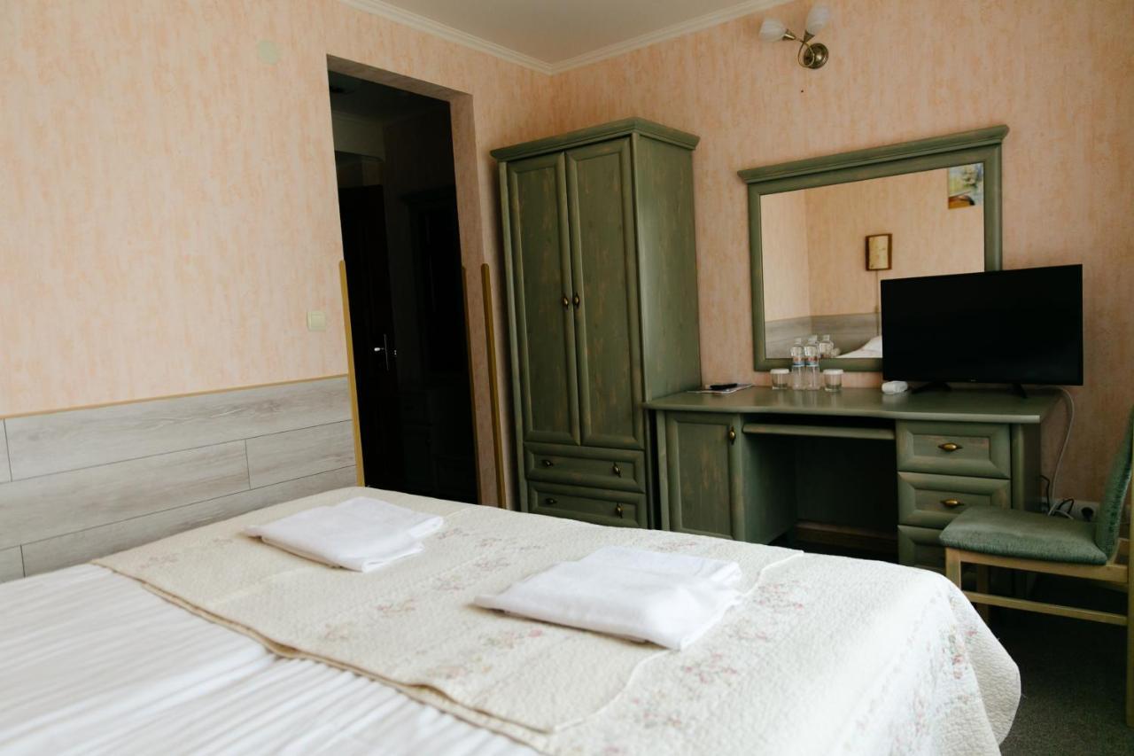 Zolota Gora Hotel-Rancho Oezjhorod Buitenkant foto