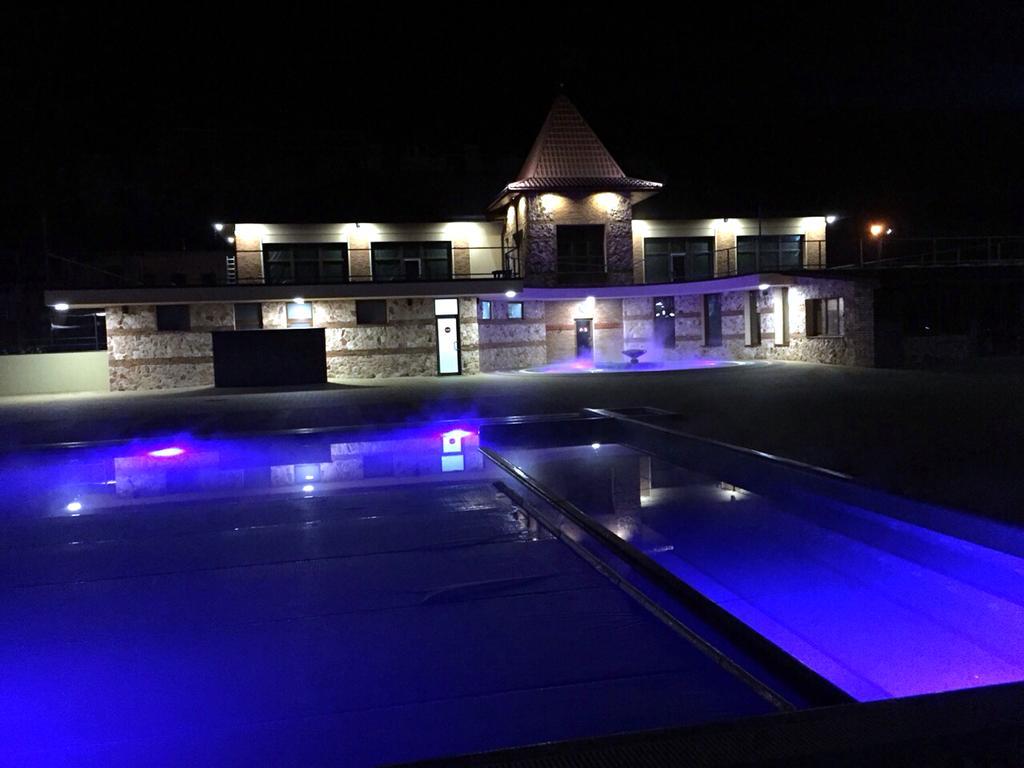 Zolota Gora Hotel-Rancho Oezjhorod Buitenkant foto